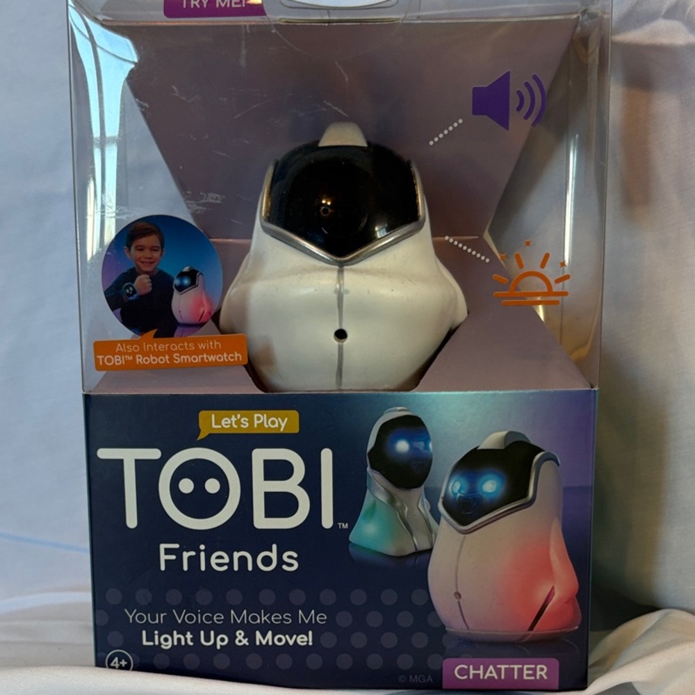 Tobi Friends Chatter Robot with Black and White Design